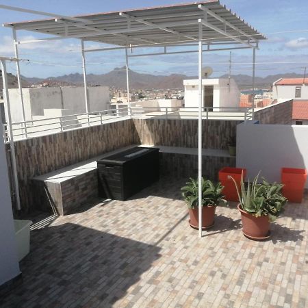 Апартаменты Apartamento Casa Hollanda Минделу Экстерьер фото
